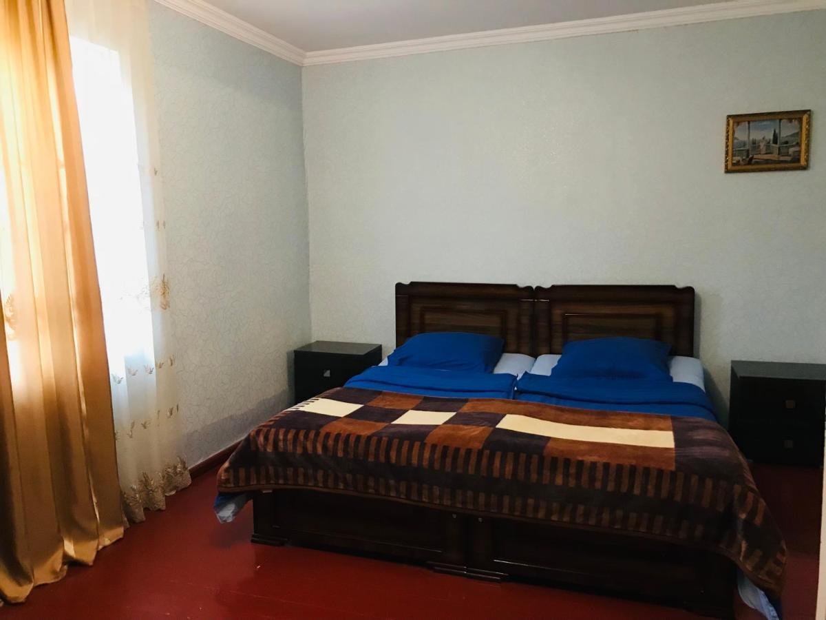Butichi Guest House Chiatura Buitenkant foto